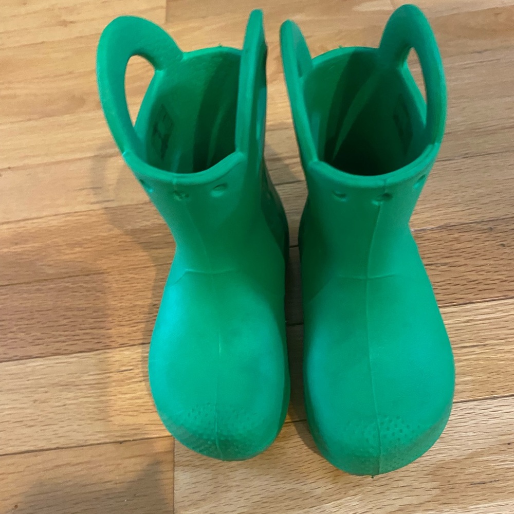 Green crocs unisex